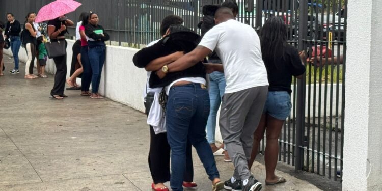 Procedentes de vários estados, famílias de mortos em operação pedem dignidade na liberação de corpos: ‘Não somos hipócritas’