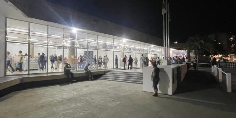 Palácio da Cultura é reaberto após 11 anos fechado em Campos