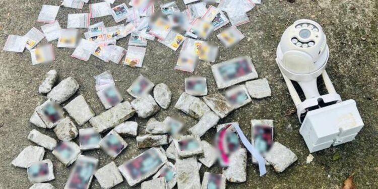 Mais de R$ 4 mil em drogas e câmera de monitoramento do tráfico são apreendidas em Paraty