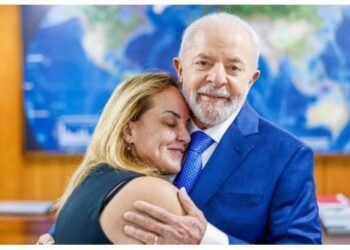 Filha mais velha de Lula passa mal e é internada no hospital de Niterói