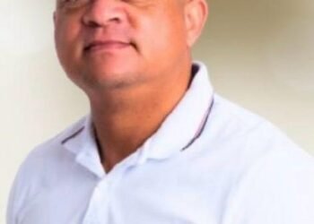 Polícia divulga cartaz para localização de suspeitos de envolvimento em homicídio de funcionário da prefeitura de Paracambi