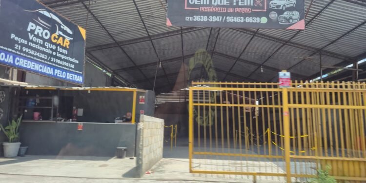 VÍDEO: homens são presos em Tanguá por tentativa de suborno em operação do MPRJ contra ferros-velhos clandestinos