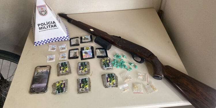 Homem é preso por suspeita de tráfico de drogas em Paraty