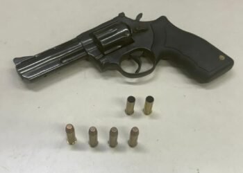 Confronto termina com suspeito baleado e adolescente apreendido