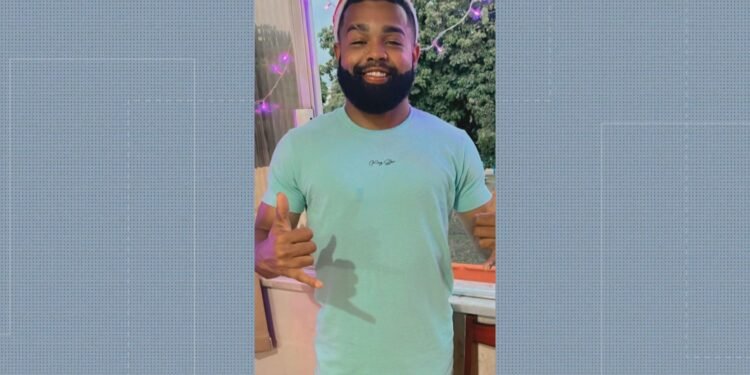 Morre motorista de aplicativo baleado em Belford Roxo durante fuga de criminosos Morre motorista de aplicativo baleado em Belford Roxo durante fuga de criminosos