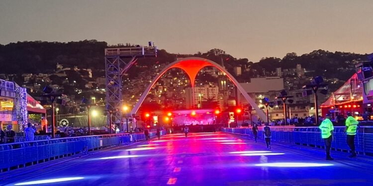 RJ autoriza desfiles das escolas de samba na Sapucaí como Patrimônio Cultural e Imaterial do Estado