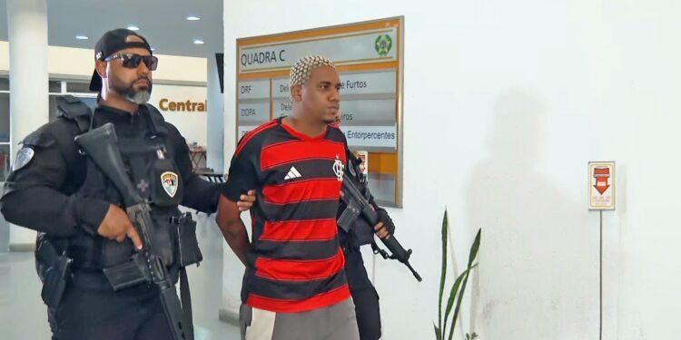 RJ: Operação contra Comando Vermelho em Anchieta prende 10 RJ: Operação contra Comando Vermelho em Anchieta prende 10