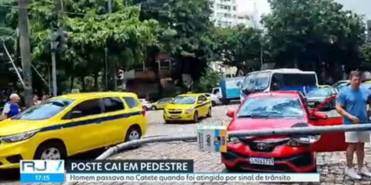 Semáforo cai no Catete ferindo idoso e danificando carro