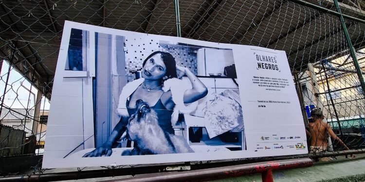 Exposição Maré: Jovens fotógrafos na mostra “Olhares Negros” Exposição Maré: Jovens fotógrafos na mostra “Olhares Negros”