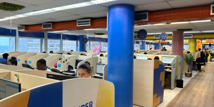 Empresa de telemarketing oferece 350 vagas de emprego em Salvador Empresa de telemarketing oferece 350 vagas de emprego em Salvador