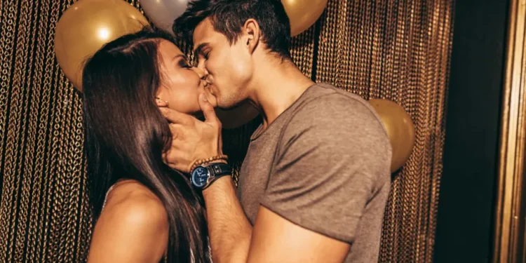 5 curiosidades sobre como o beijo pode influenciar o bem-estar emocional