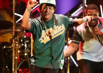 As melhores músicas para tocar à meia-noite do Ano Novo