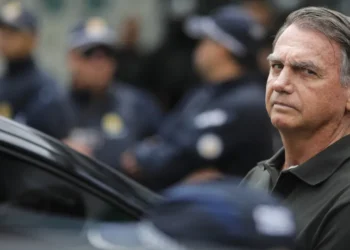 Bolsonaro pede autorização para fazer fisioterapia na prisão