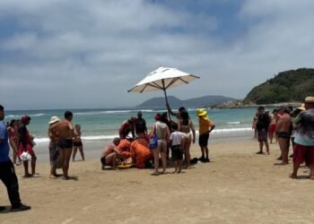 Turista de São Paulo morre após se afogar na Praia das Conchas, em Cabo Frio