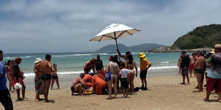 Turista de São Paulo morre após se afogar na Praia das Conchas, em Cabo Frio