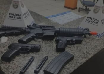 Homem é levado à delegacia após atirar com arma de airsoft contra apartamentos na Tijuca