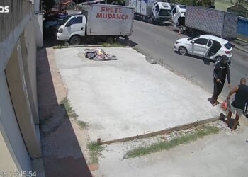 Cantor Gilmar PQD, do grupo ‘Os Morenos’, é assaltado na porta de casa, na Taquara; VÍDEO