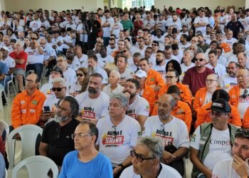 Petroleiros no RJ mantêm greve nacional e pressionam a Petrobras