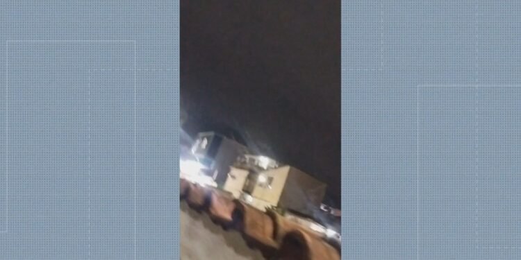 VÍDEO: tentativa de invasão de traficantes em Carobinha provoca intenso tiroteio na Zona Oeste do Rio