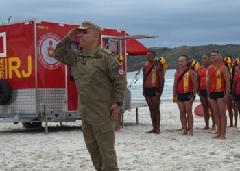 Operação Verão dos Bombeiros começa em Cabo Frio e reforça segurança nas praias