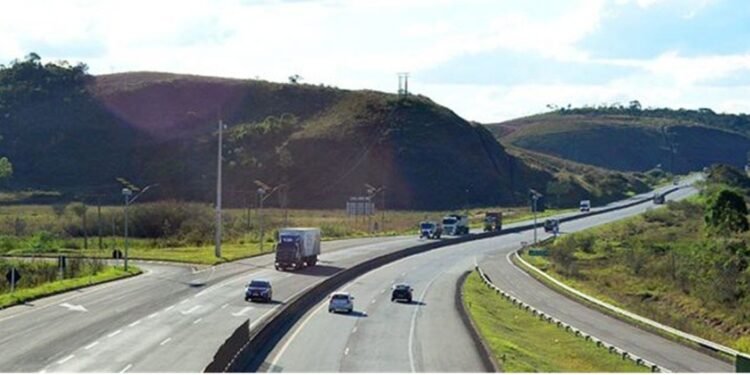 Elovias realiza manutenção da sinalização na Serra de Petrópolis Elovias realiza manutenção da sinalização na Serra de Petrópolis