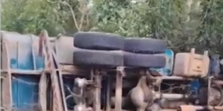 Batida entre caminhão e ônibus na BR-040 deixa 24 feridos