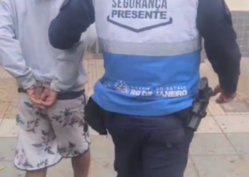Homem que foi forgido por furto qualificado é preso em Volta Redonda