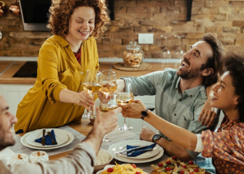 Casa preparada para as festas com toques simples e cheios de estilo