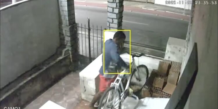 Furtos frequentes no Centro de Campos deixam moradores preocupados Furtos frequentes no Centro de Campos deixam moradores preocupados