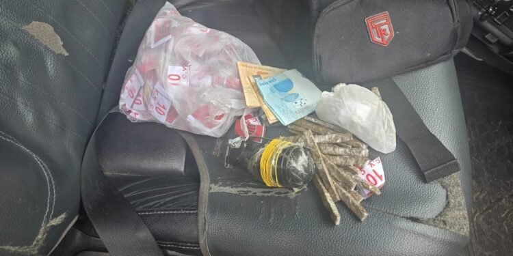 Granada apreendida em Itaperuna mobiliza capitão antibomba Granada apreendida em Itaperuna mobiliza capitão antibomba