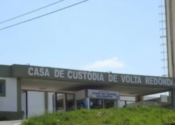 Visitante é presa com drogas escondidas dentro de saco de pão no presídio de Volta Redonda