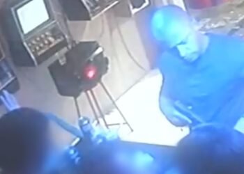 PM está preso por assaltar comércio na Vila Mimosa, Zona Norte do Rio