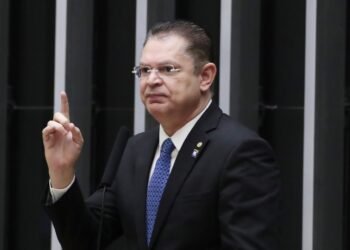 Quem são Sóstenes Cavalcante e Carlos Jordy, deputados do PL alvos da PF nesta sexta-feira