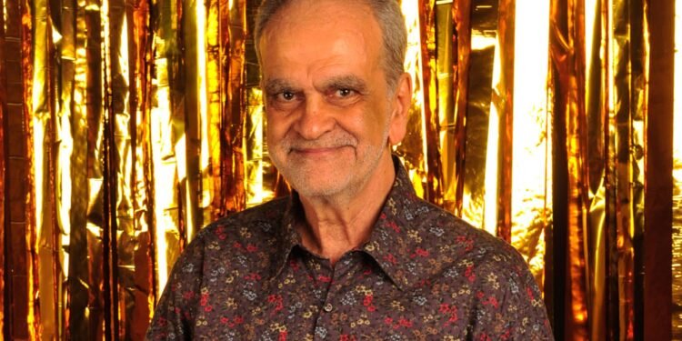 O jornalista Maurício Kubrusly recebe alta hospitalar após ficar internado na UTI por sofrer queda na Bahia