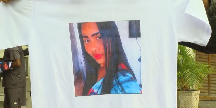 Corpo de jovem morto a fachadas no Chapadão é sepultado; mulher estava com filha no colo quando foi atacada