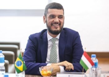 Rodrigo Bacellar vai passar a noite na Superintendência da PF após prisão; R$ 90 mil foram apreendidos no carro dele