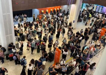 Paes criticas aumento de voos no Aeroporto Santos Dumont