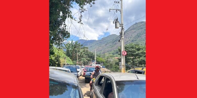 Moradores denunciam caos no trânsito e desrespeito em Petrópolis Moradores denunciam caos no trânsito e desrespeito em Petrópolis