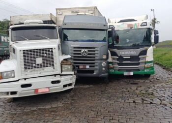 Caminhoneiro sofre mal súbito e provoca acidente em Barra Mansa