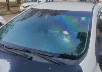 Jovem troca tiros com policiais civis, é baleado e preso após perseguição em Resende