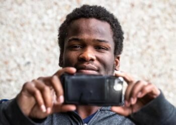 Saiba quem é o youtuber norte-americano preso por suspeitas de crimes sexuais contra menores no Rio Saiba quem é o youtuber norte-americano preso por suspeitas de crimes sexuais contra menores no Rio