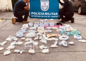 PM prende suspeito de gerenciamento de tráfico próximo a creche em Petrópolis