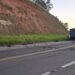 Motorista de carro fica ferido ao invadir contramão e bater em caminhão na BR-393, em Barra do Piraí Motorista de carro fica ferido ao invadir contramão e bater em caminhão na BR-393, em Barra do Piraí