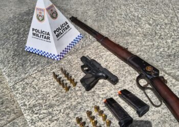 Polícia apreende duas armas de fogo em Resende; Três suspeitos estão presos