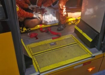 Mulher morre a facadas em assalto dentro do BRT