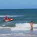 Homem desaparece na praia turística da Bahia após tentar salvar filho de afogamento