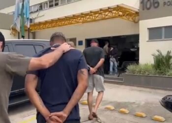 Polícia impede venda de arma e prende homem em flagrante em Petrópolis