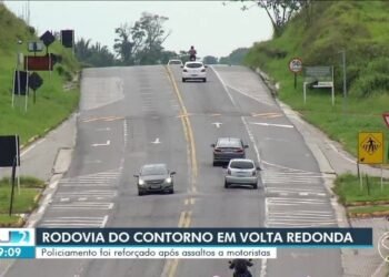 Bandidos armados rendem mulher e roubam moto na Rodovia do Contorno, em Volta Redonda