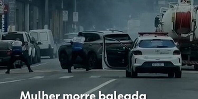 Mulher feita refém em roubo de carro morre após tiroteio entre bandidos e policiais em Caxias