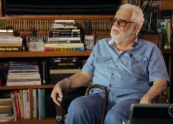 ‘Praça Manoel Carlos’: prefeitura batiza área no Leblon com o nome do autor